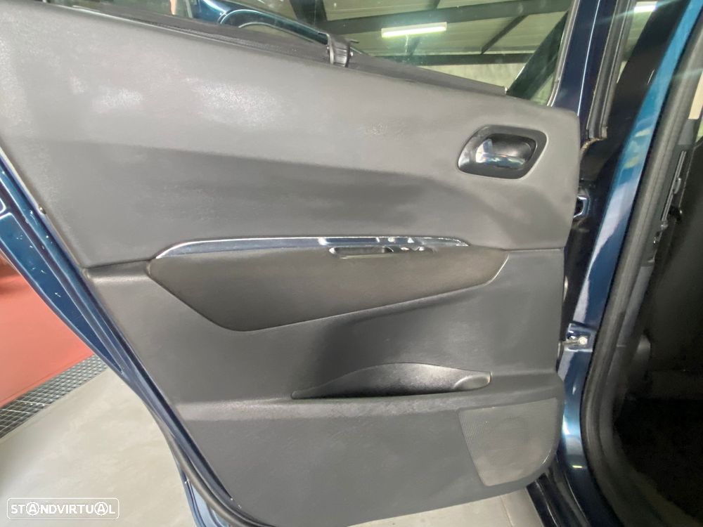 Peugeot 5008 1.6 HDi Premium - 17