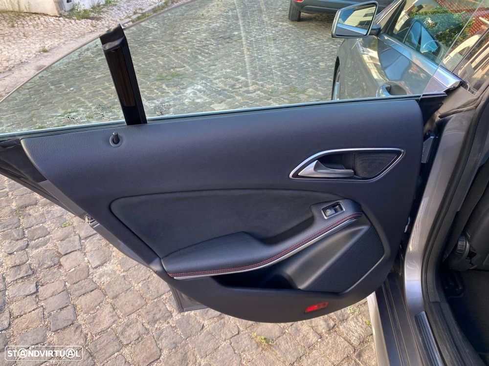 Mercedes-Benz CLA 220 (CDI) d 7G-DCT AMG Line - 7