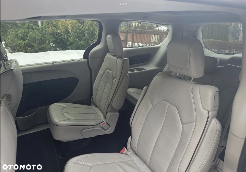 Chrysler Pacifica - 24