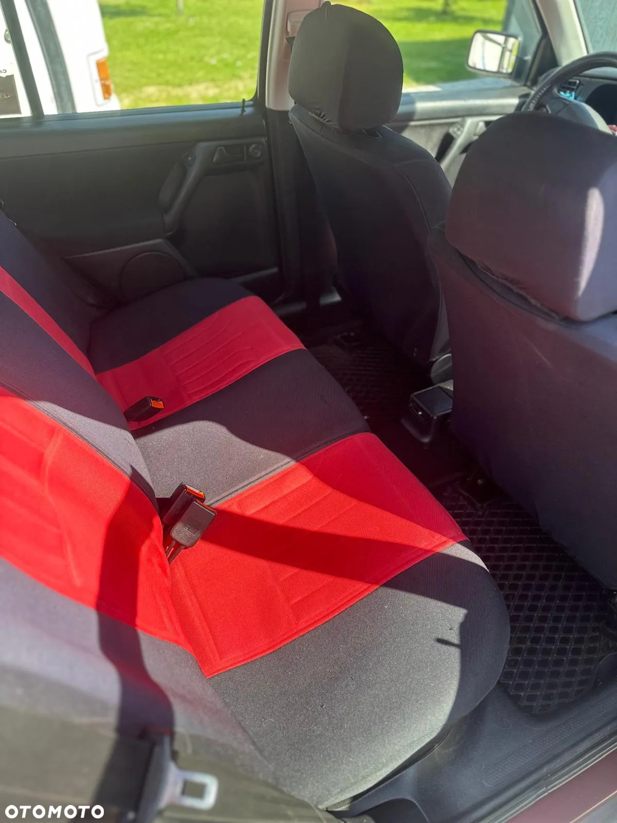 Volkswagen Golf - 10