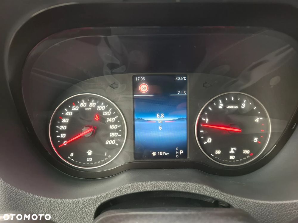 Mercedes-Benz Sprinter 319 CDI Furgon PRO 3665 mm L2H2 - 29