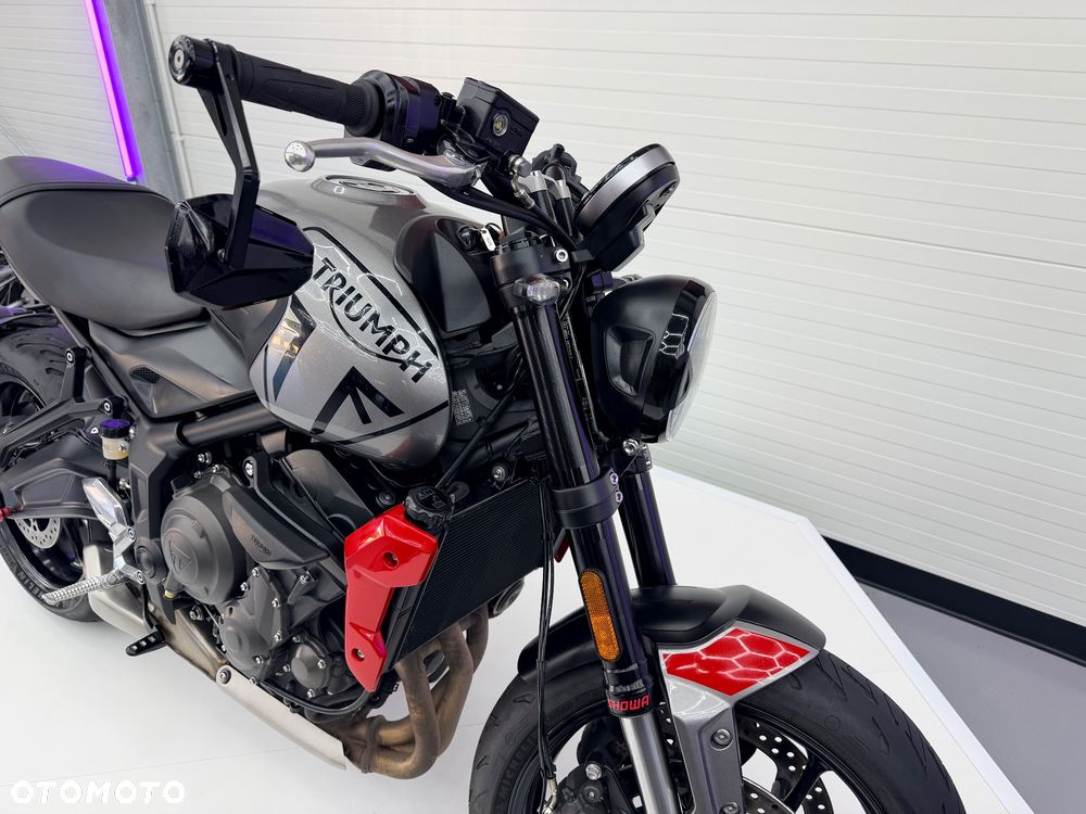 Triumph Trident - 21