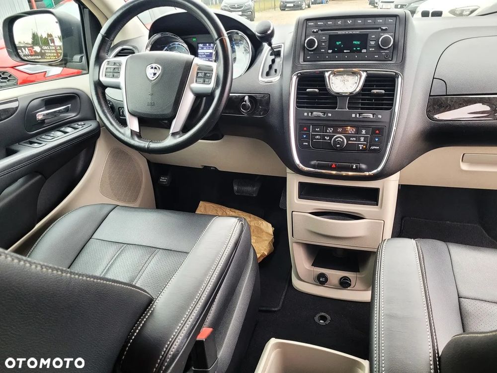 Lancia Voyager 2.8CRD Gold - 7