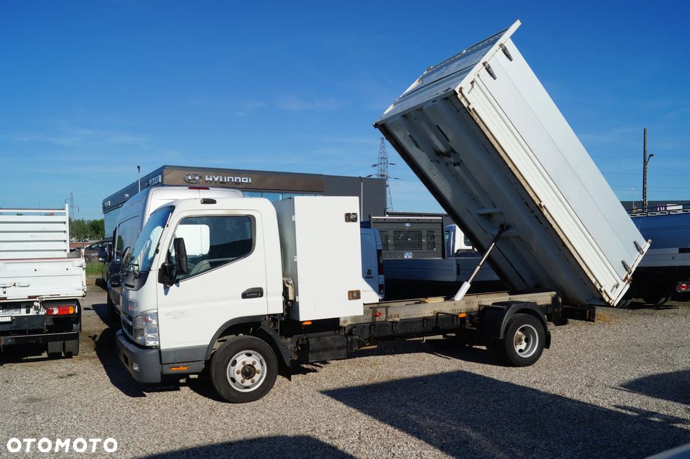 Mitsubishi CENTER FUSO - 1