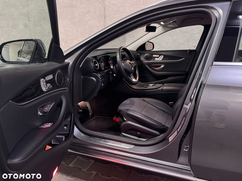 Mercedes-Benz Klasa E 220 d 4-Matic All-Terrain - 11