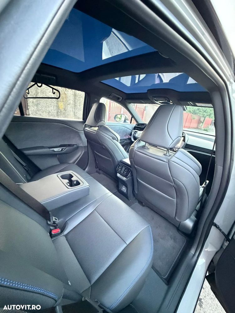 Lexus RZ 550e DIRECT 4 F Sport - 10