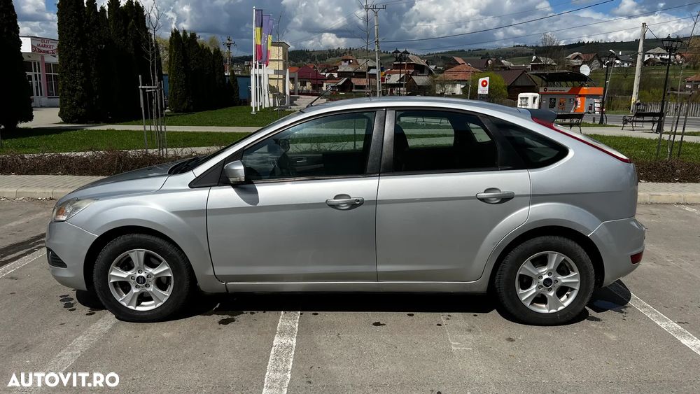 Ford Focus 1.6 Ambiente - 3