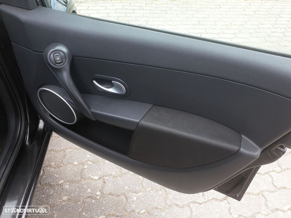 Renault Clio 1.5 dCi Dynamique S - 30