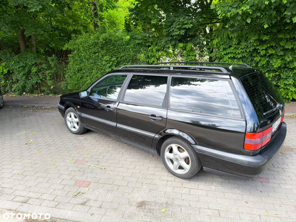 Volkswagen Passat 1.8 CL - 11