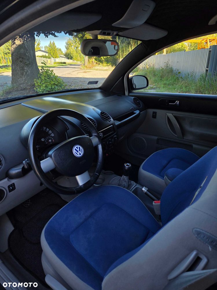 Volkswagen New Beetle - 3