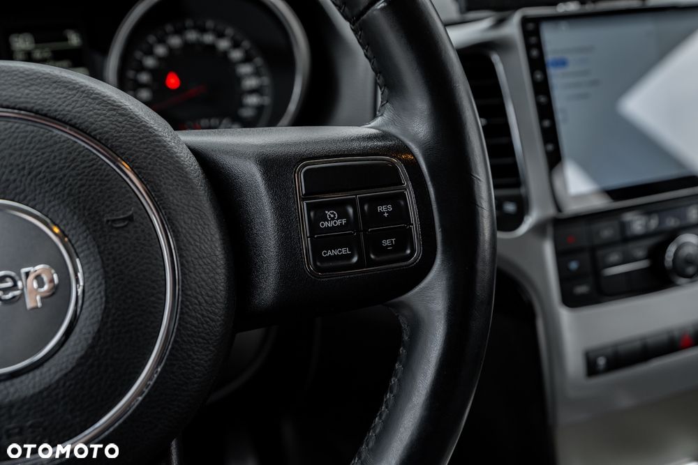 Jeep Grand Cherokee 3.0 CRD Laredo - 32