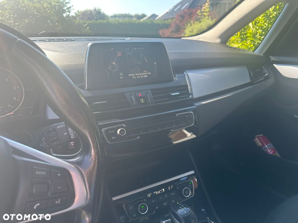 BMW Seria 2 218d - 13
