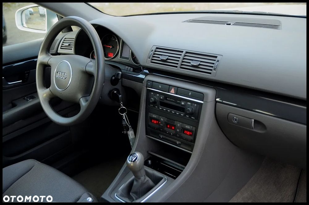 Audi A4 Avant - 27