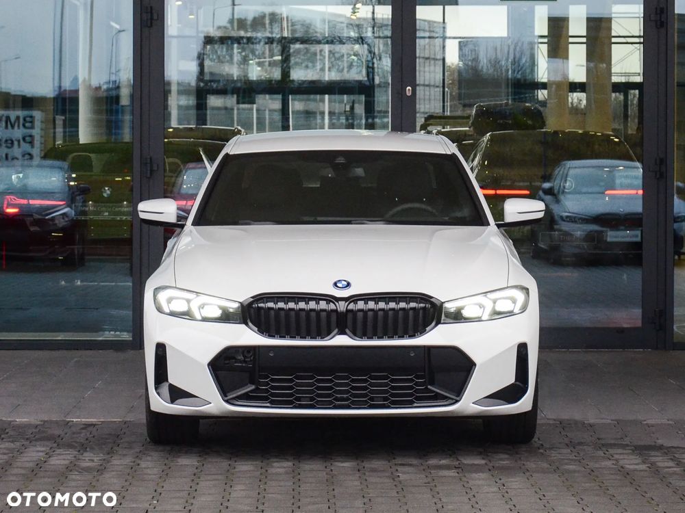 BMW Seria 3 330e PHEV xDrive M Sport sport - 2