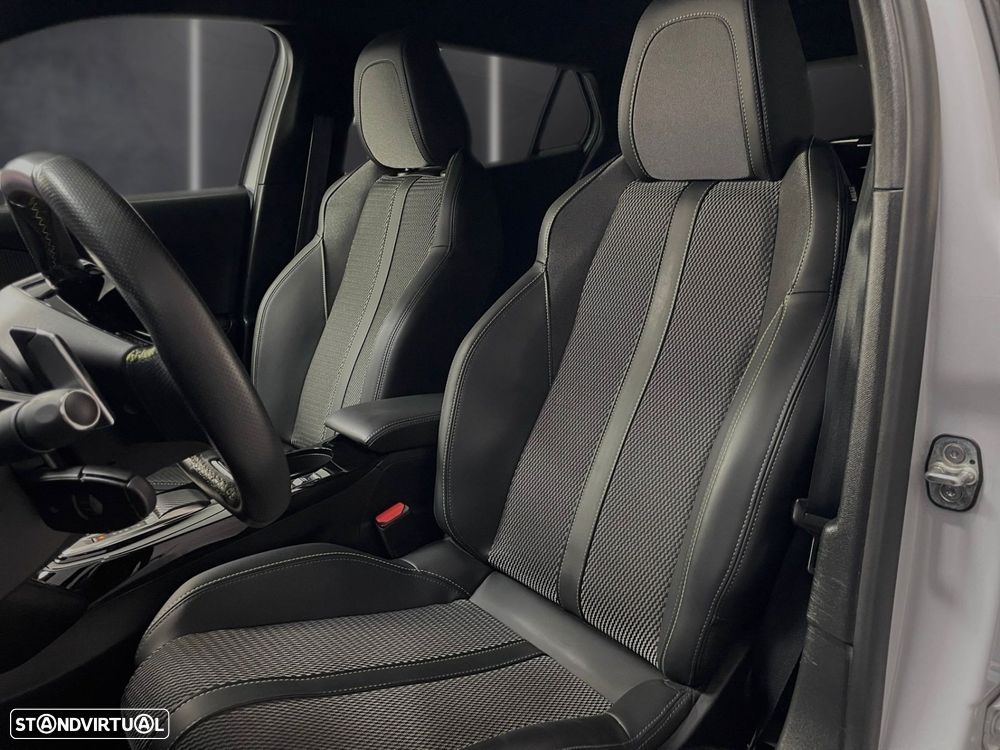 Peugeot 2008 1.2 PureTech GT Line EAT8 - 24