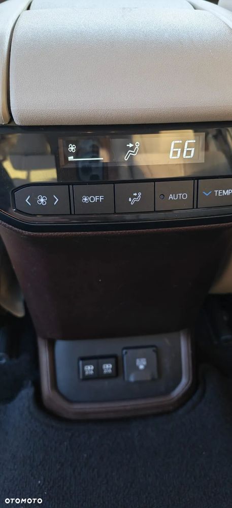 Toyota Grand Highlander - 11