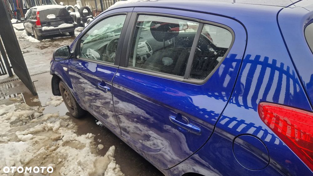 HYUNDAI I20 08-12 DRZWI LEWY TYŁ U6 - 1