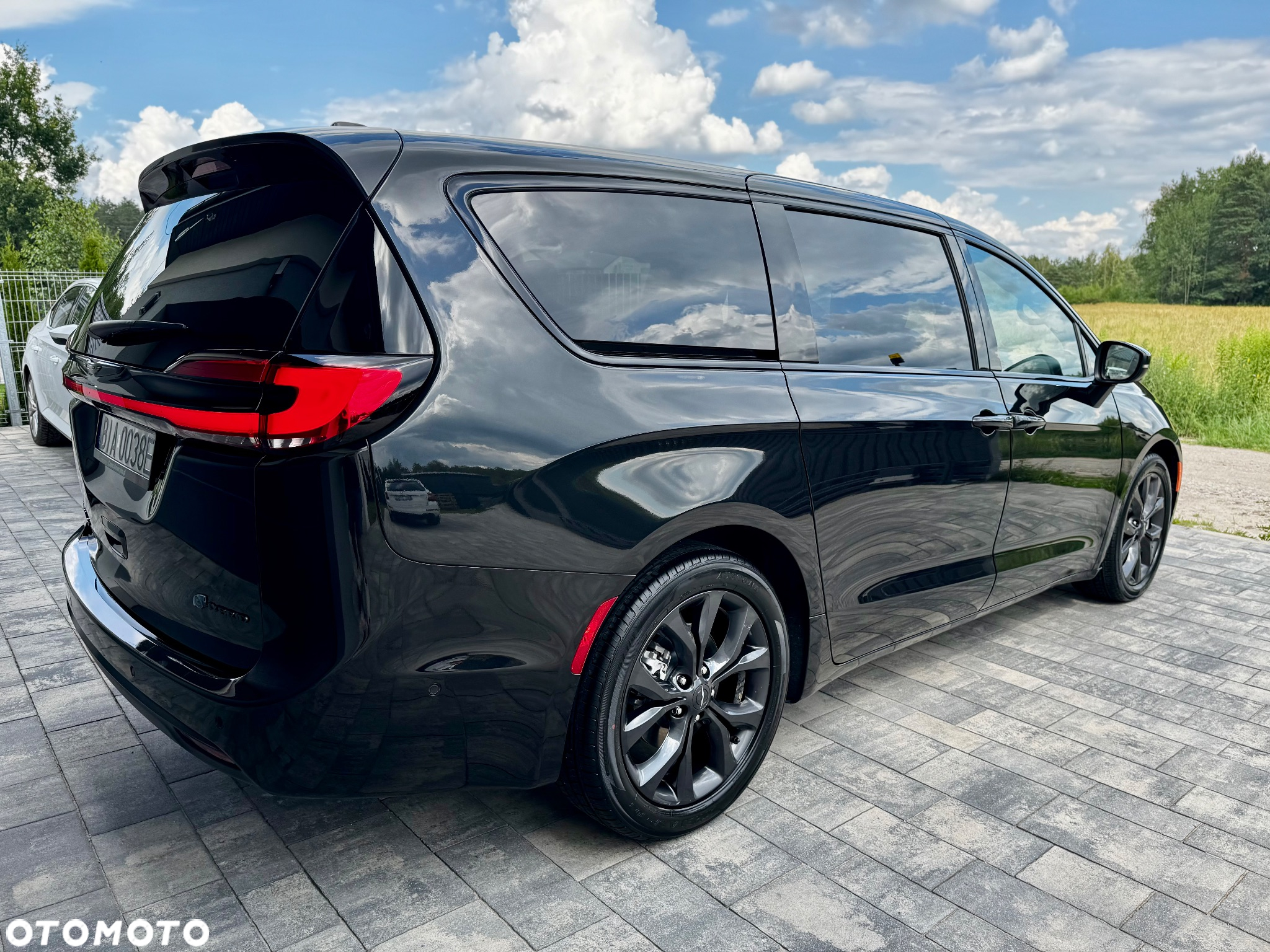 Chrysler Pacifica - 9