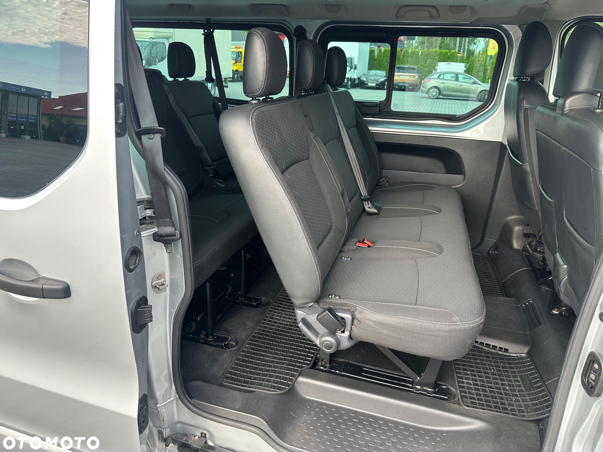 Opel Vivaro L2H1 2,9t Edition - 9