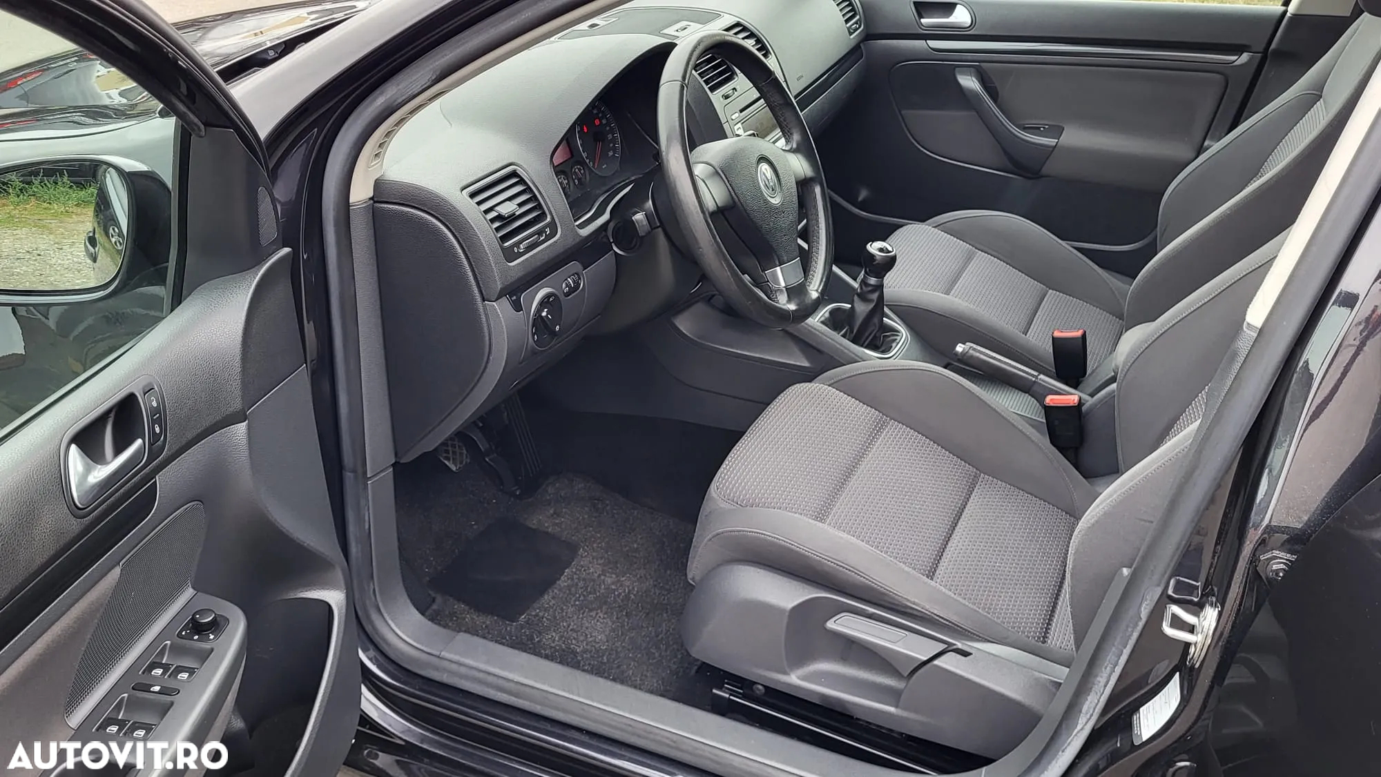 Volkswagen Golf - 5