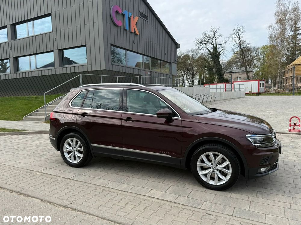 Volkswagen Tiguan - 1