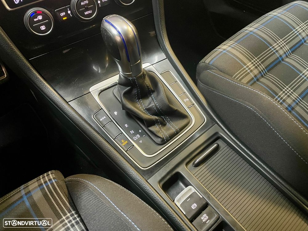VW Golf 1.4 GTE Plug-In-Hybrid DSG - 28