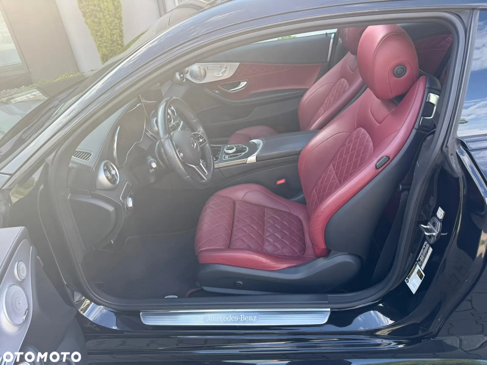 Mercedes-Benz Klasa C 300 9G-TRONIC AMG Line - 18
