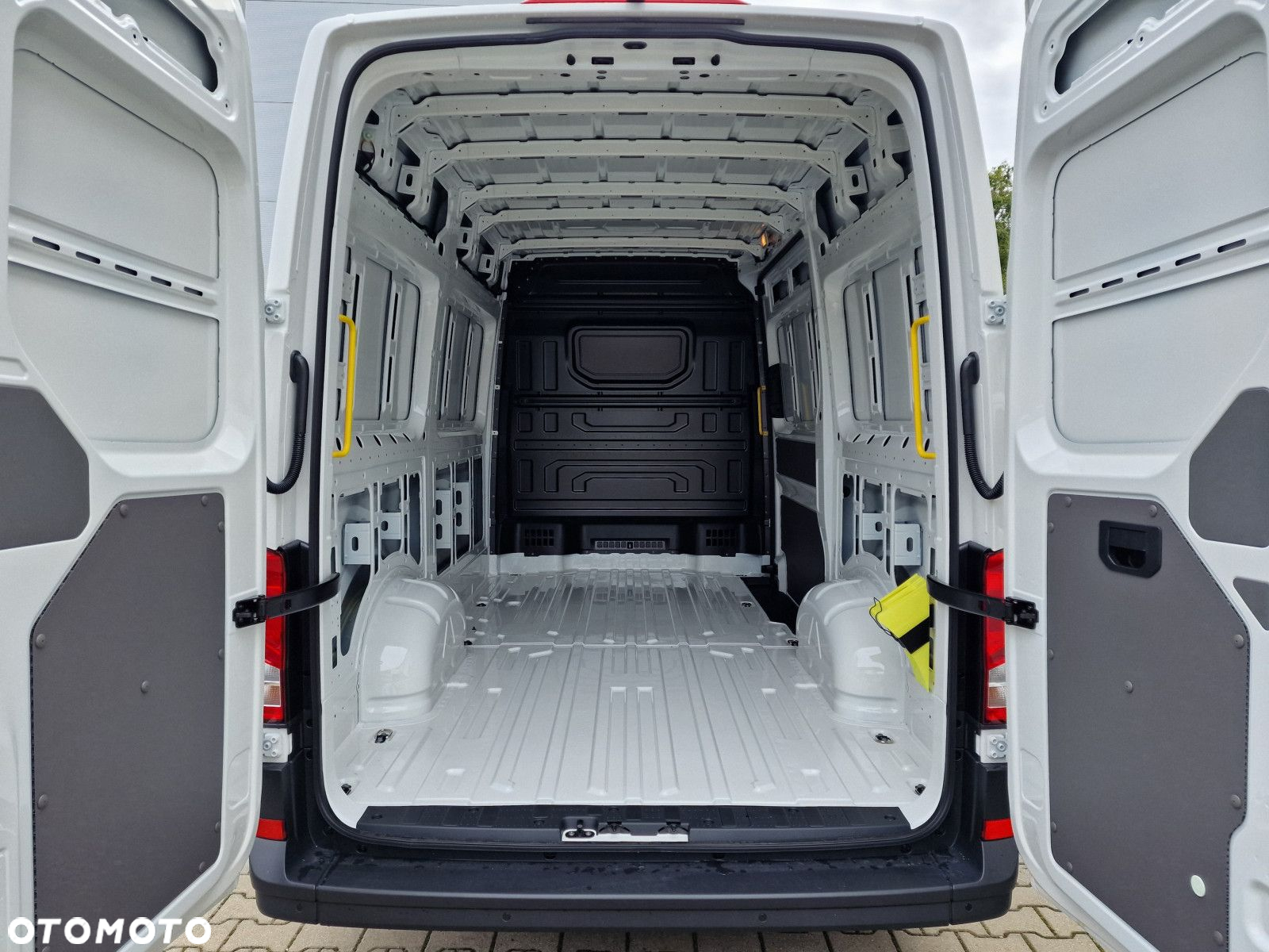 Volkswagen Crafter 35 Furgon 2.0 TDI - 5