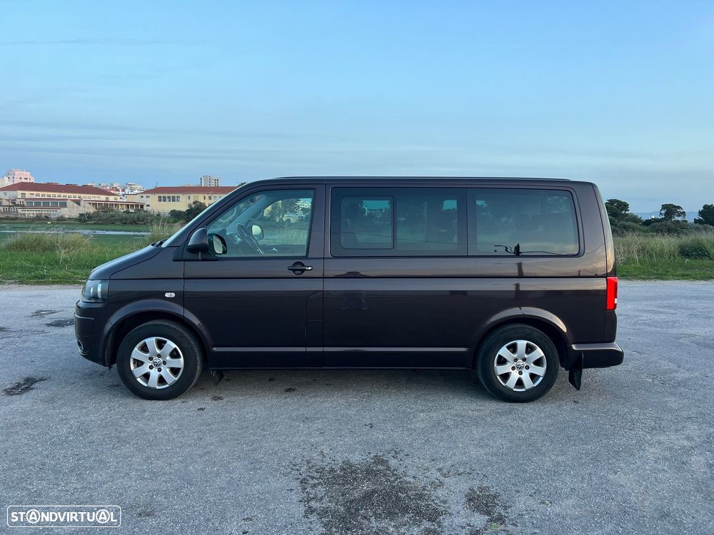 VW Multivan 2.0 TDi 114 Confortline Longa BlueMotion - 16