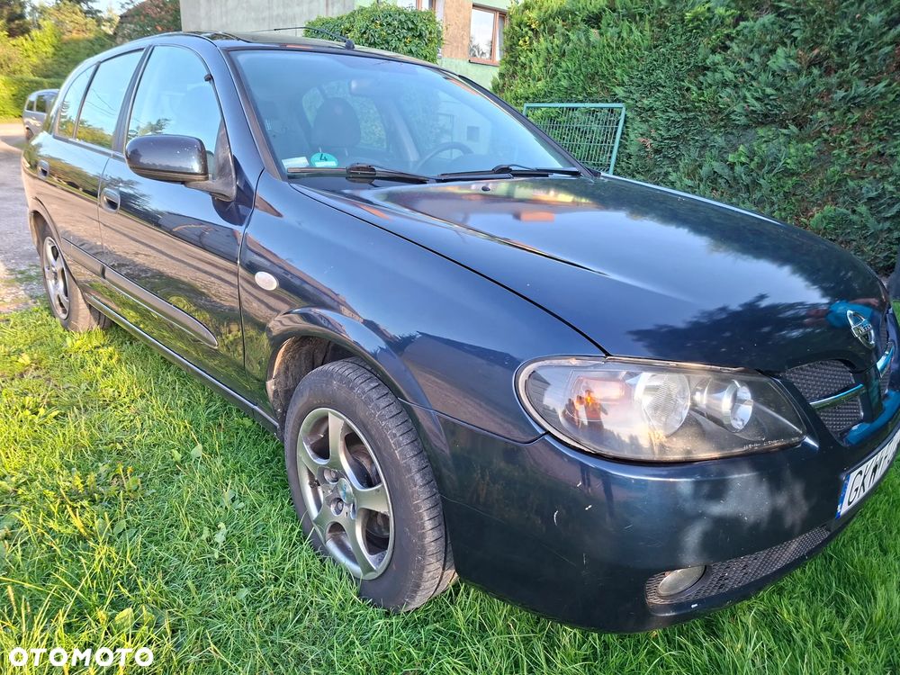 Nissan Almera 1.5 Base - 2