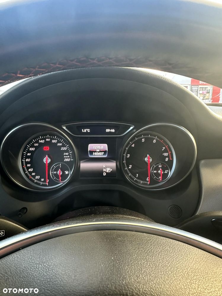 Mercedes-Benz CLA 220 4-Matic - 11