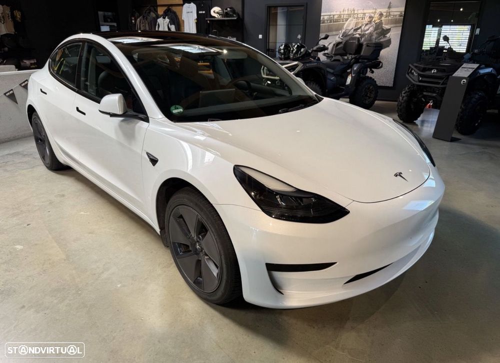 Tesla Model 3 2023 photo 2