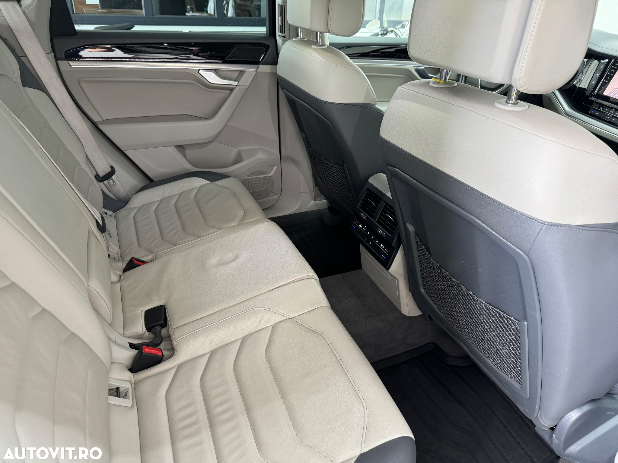 Volkswagen Touareg V6 TDI Elegance - 33