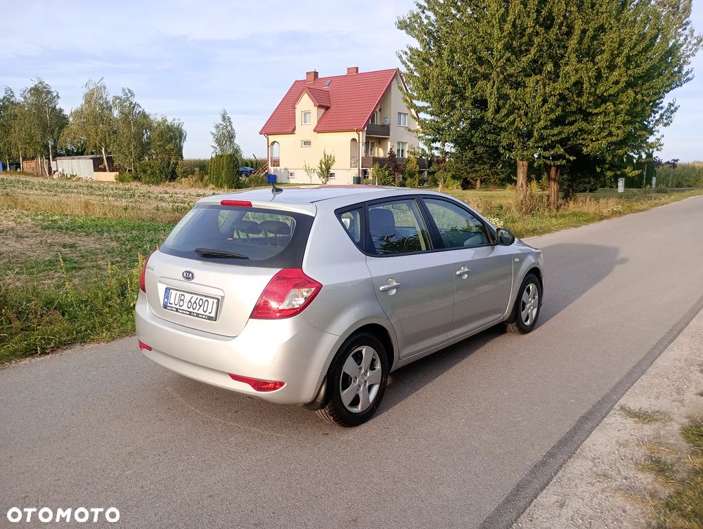 Kia Ceed 1.4 CVVT Attract - 23