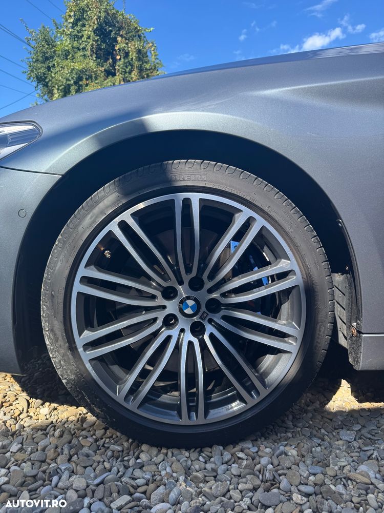 BMW Seria 5 540i xDrive AT - 15