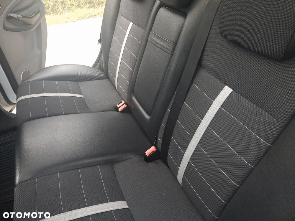 Ford Kuga 2.0 TDCi 4x4 Titanium - 20
