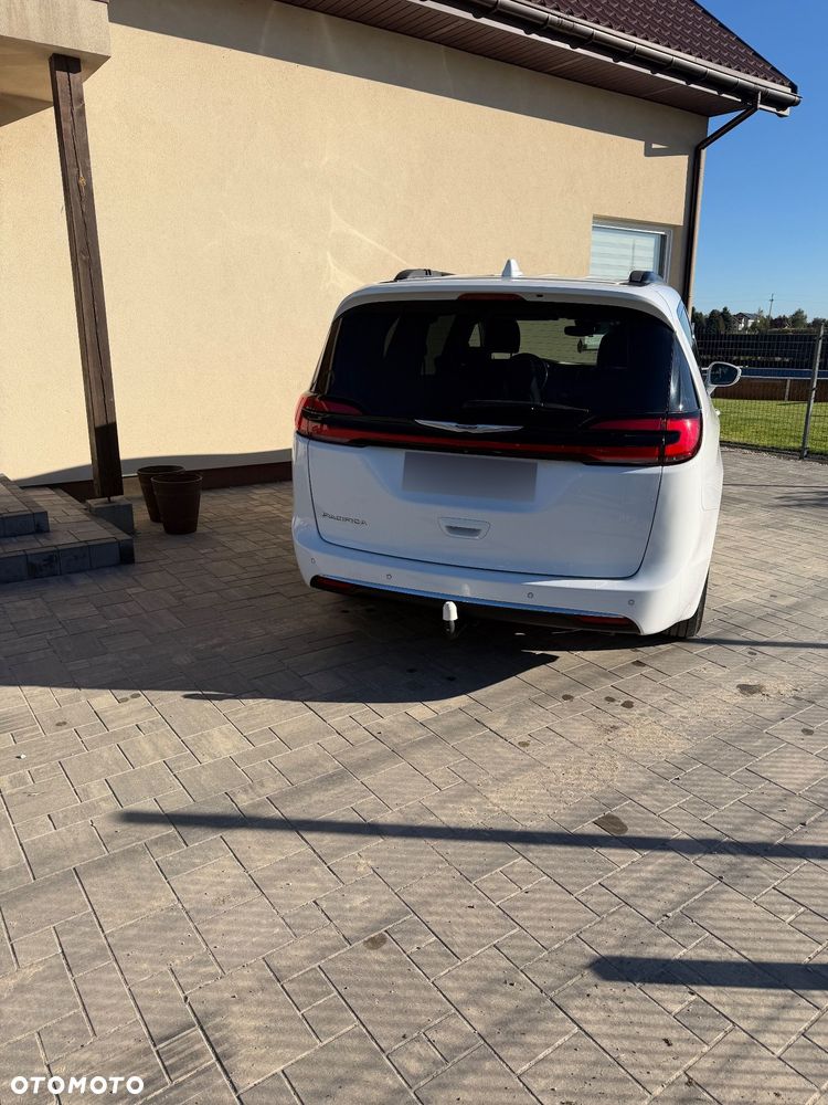 Chrysler Pacifica - 23