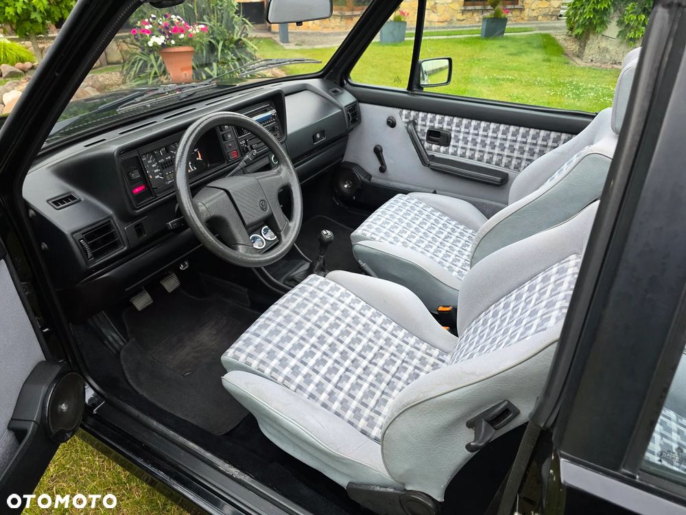 Volkswagen Golf - 25