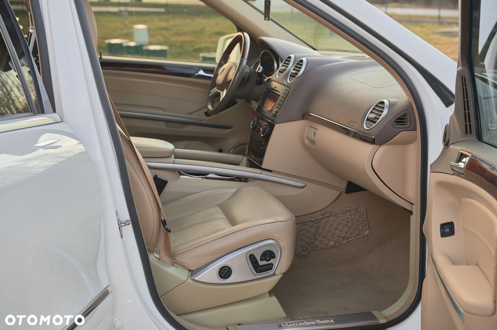 Mercedes-Benz GL 450 4Matic 7G-TRONIC - 25