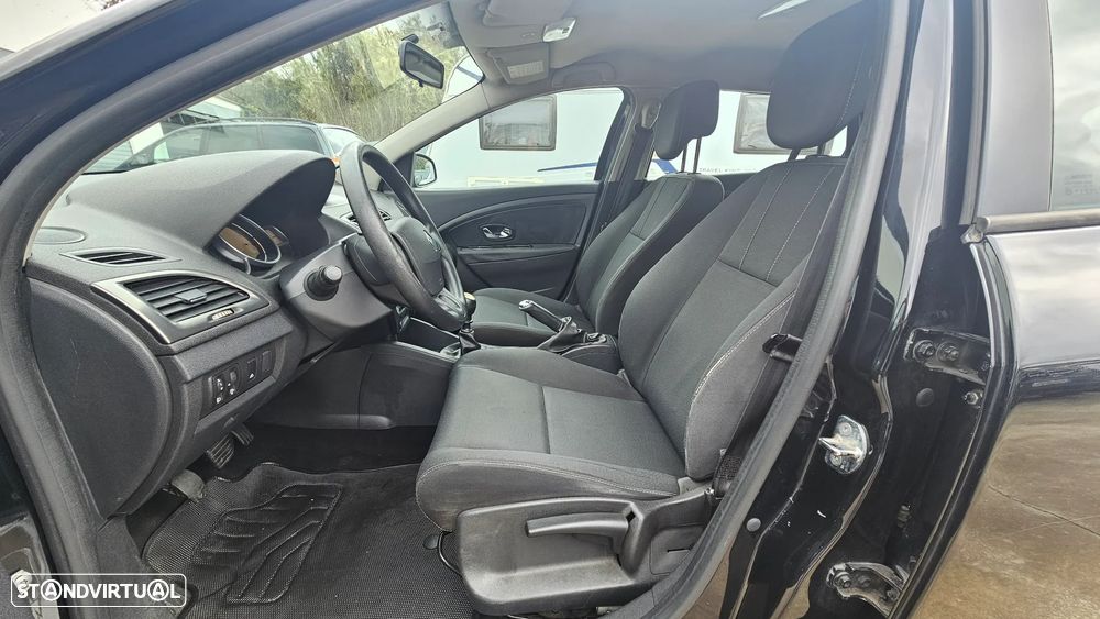 Renault Mégane Sport Tourer 1.5 dCi Confort SS - 11