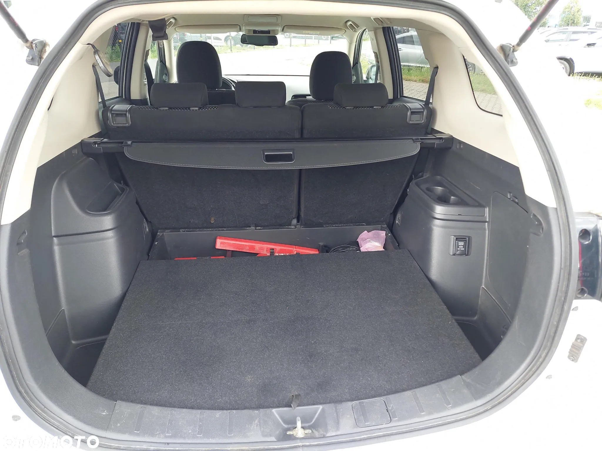 Mitsubishi Outlander 2.0 Intense 2WD CVT - 17