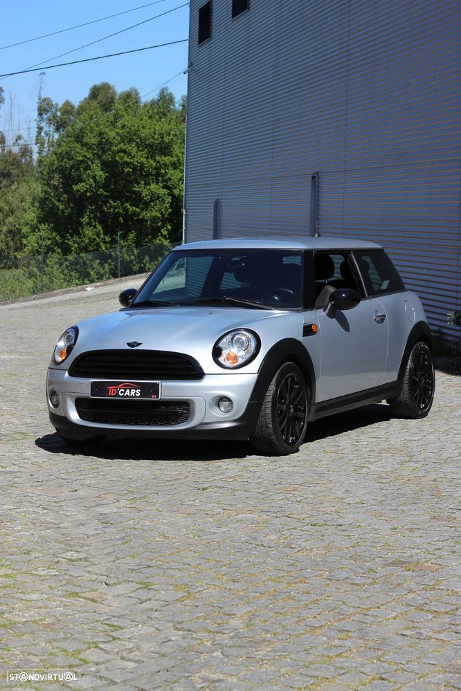 MINI 3 Portas Cooper D - 1