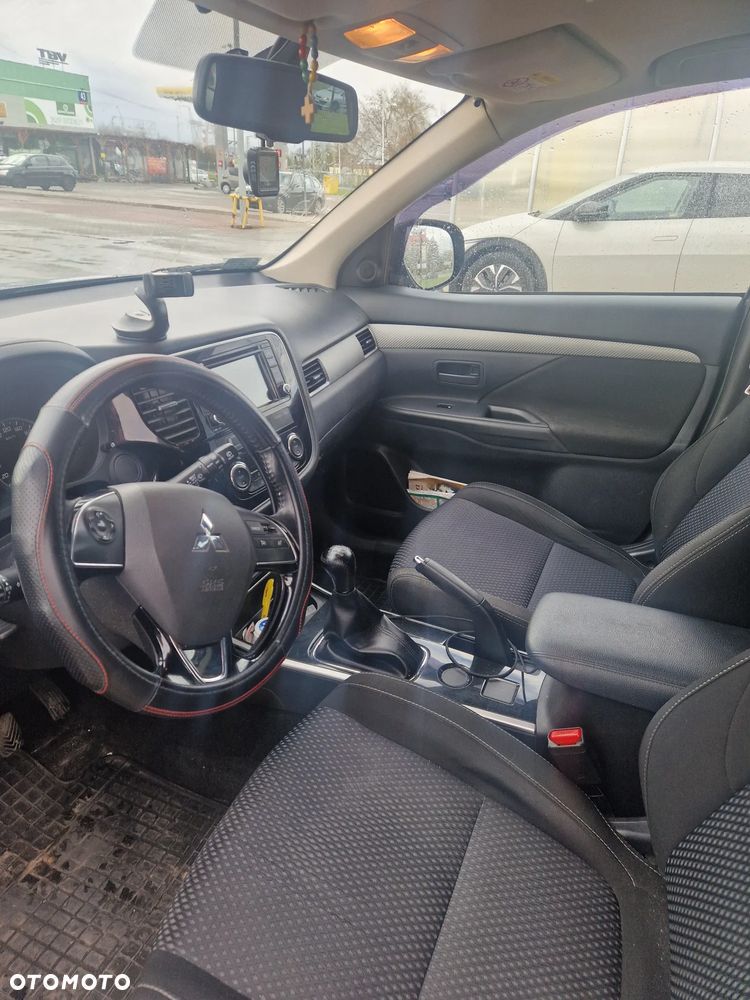 Mitsubishi Outlander 2.0 Intense + 2WD - 6