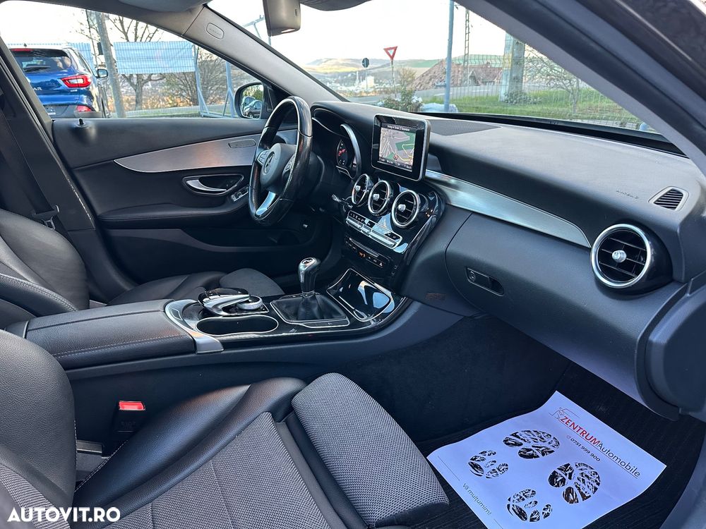 Mercedes-Benz C - 10