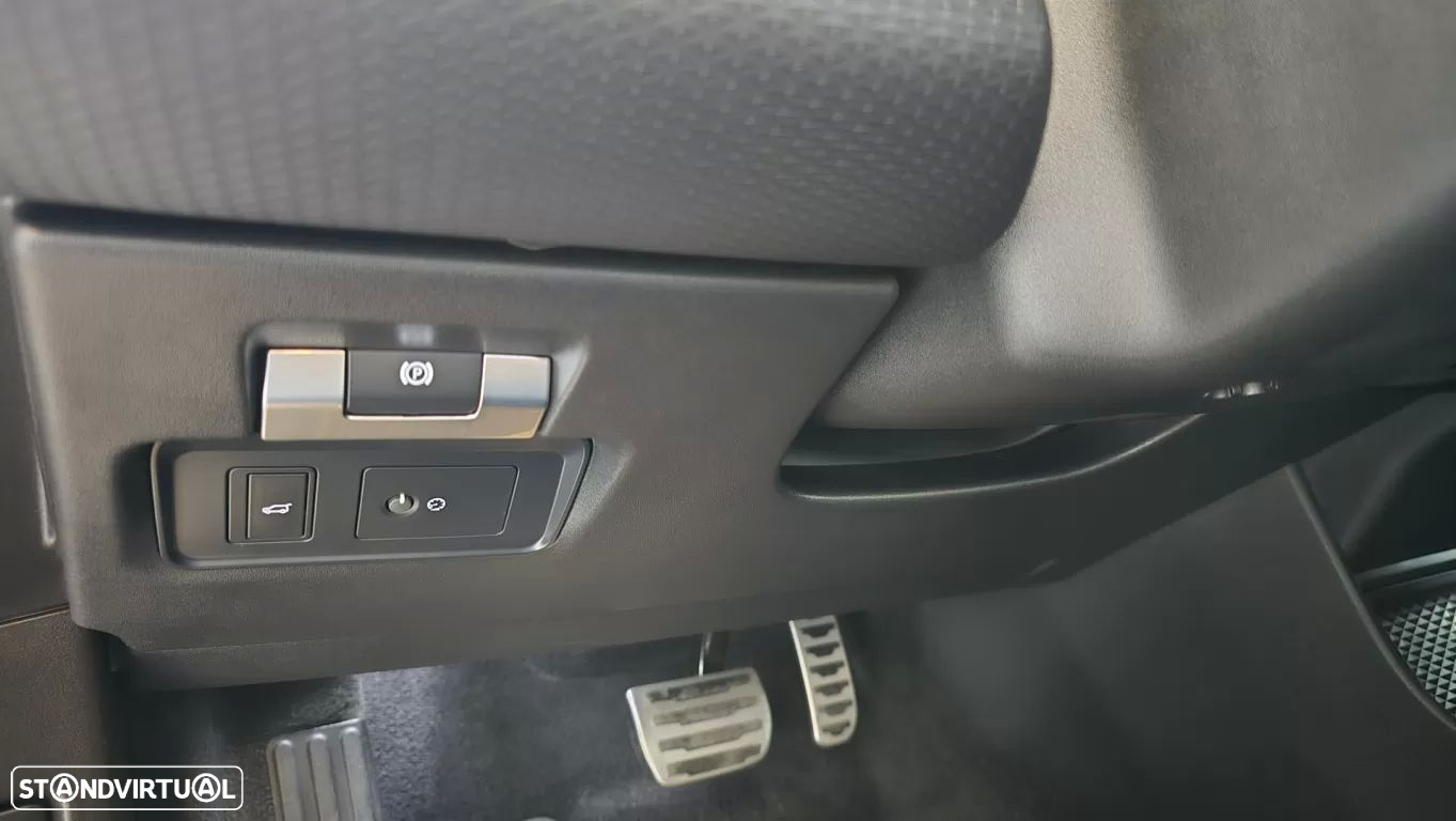 Land Rover Range Rover Evoque 2.0 D150 AWD R-Dynamic S Auto - 39