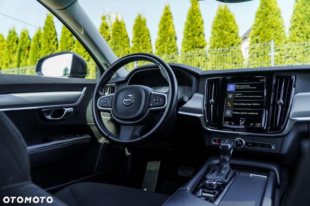 Volvo V90 D4 Momentum - 17