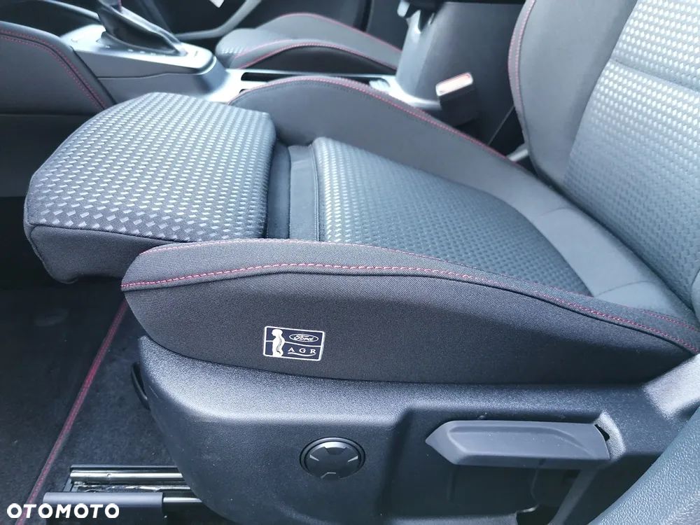 Ford Focus 1.0 EcoBoost mHEV ST-Line X - 27