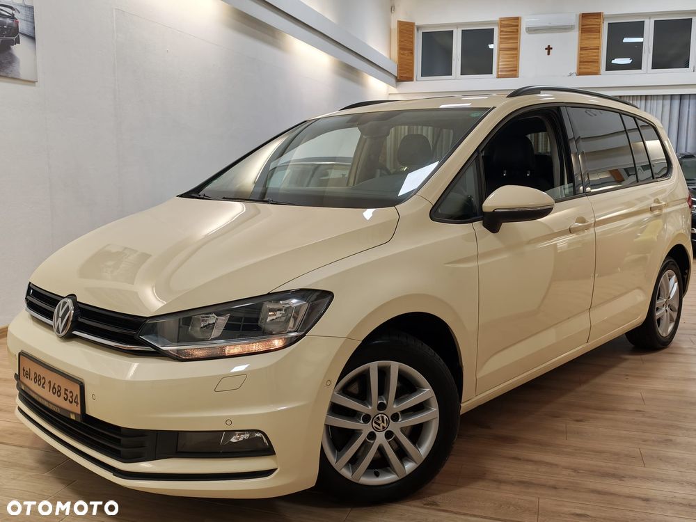 Volkswagen Touran - 1