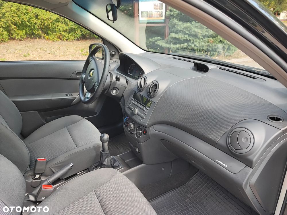 Chevrolet Aveo 1.2 16V Base / Classic - 22