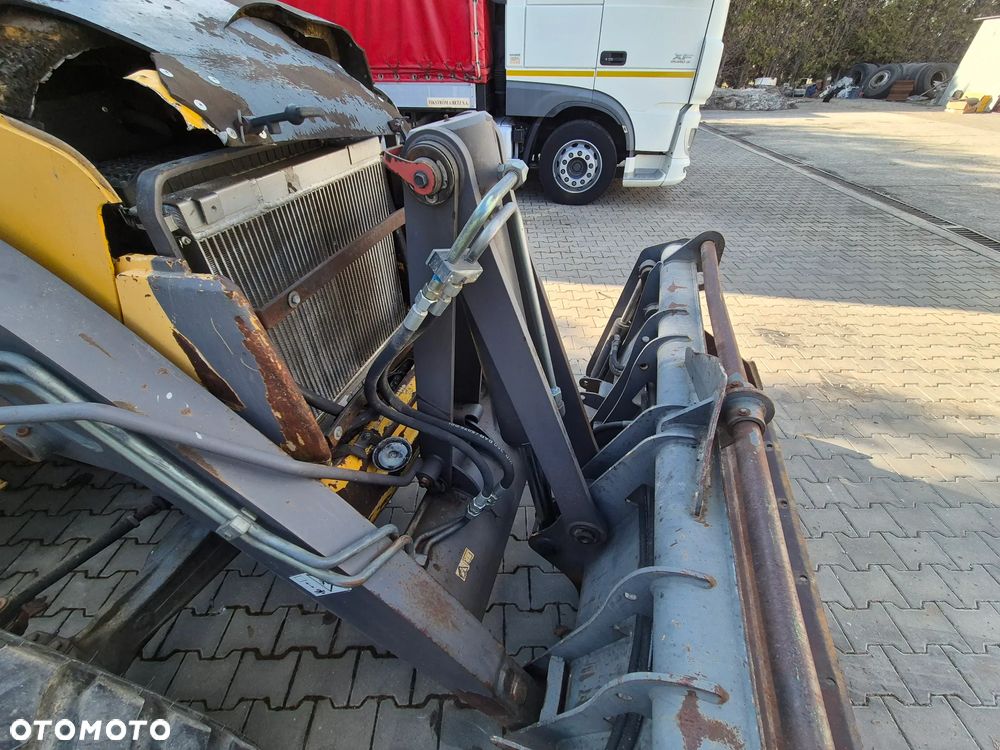 Volvo BL71 / SPROWADZONA / 5500 MTH - 13